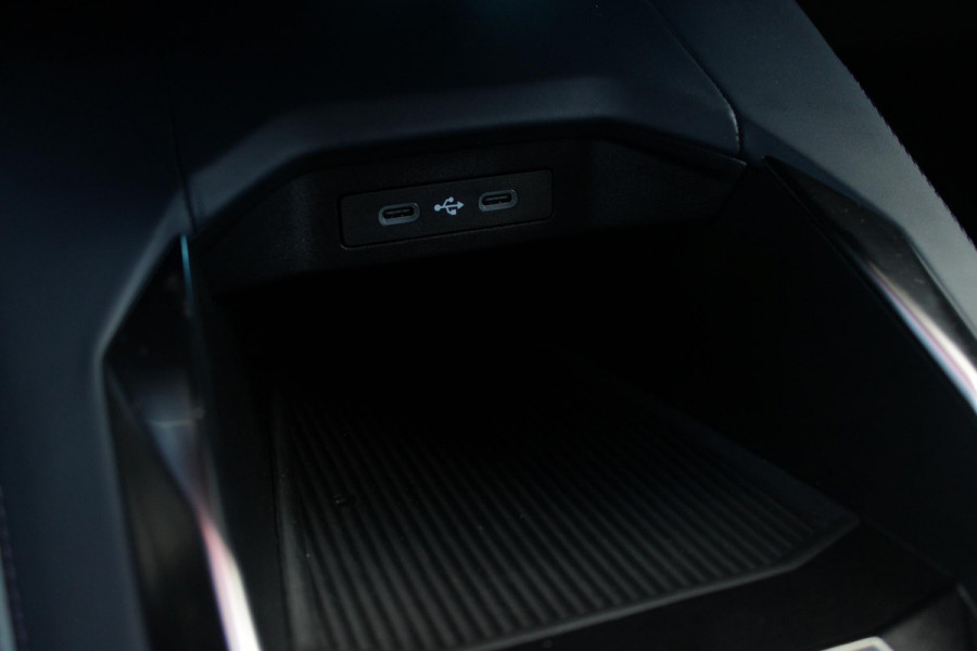 ALPINE A290 GTS 220PK 52 kWh | DEVIALET AUDIO SYSTEM | DRAADLOZE TELEFOONLADER | ELEKTRISCH VERWARMBAAR STUURWIEL | 19" LICHTMETALEN VELGEN "SNOWFLAKE" NOIR BRILLIANT | ALPINE LOGO OP ZIJSCHERMEN | BREMBO REMKLAUWEN "ROUGE RACING" | ALPINE TELEMETRICS PREMIUM | NAPPA LEDEREN BEKLEDING BLUE PROFOND/GRIS EVEE MET ALPINE STIKSELS EN LOGO | MICHELIN PILOT SPORT BANDEN | ALPINE SPORT CHASSIS | GROOTLICHT ASSISTENT | DCC | ADAPTIVE CRUISE CONTROL | PARKEERNSENSOREN VOOR ACHTER EN ZIJKANT | ACHTERUITRIJ CAMERA | HANDSFREE CARD | VERWARMBARE VOORSTOELEN | WARMTEPOMP | NAVIGATIE BY "GOOGLE