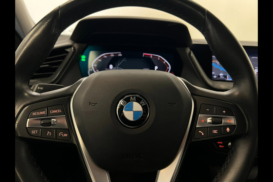 BMW 1-serie 118i Executive Edition / NL-auto / BTW / CarPlay