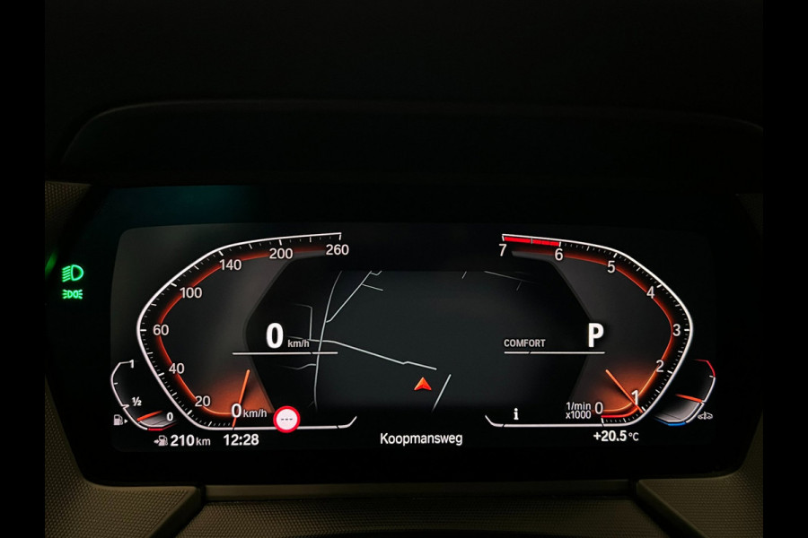 BMW 1-serie 118i Executive Edition / NL-auto / BTW / CarPlay