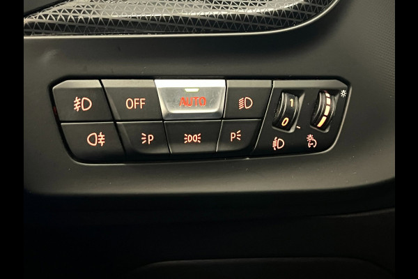 BMW 1-serie 118i Executive Edition / NL-auto / BTW / CarPlay