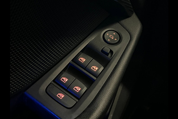 BMW 1-serie 118i Executive Edition / NL-auto / BTW / CarPlay