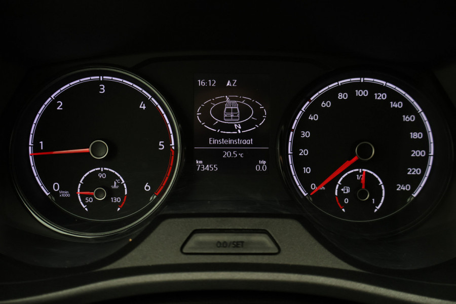 Volkswagen Transporter 2.0 TDI L2H1 30 DC Eerste Eigenaar, Airco, Cruise, Apple Carplay, DAB, PDC, Trekhaak, 16''