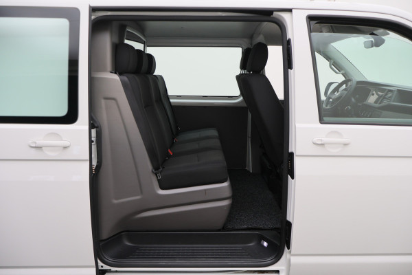 Volkswagen Transporter 2.0 TDI L2H1 30 DC Eerste Eigenaar, Airco, Cruise, Apple Carplay, DAB, PDC, Trekhaak, 16''