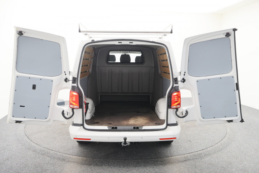 Volkswagen Transporter 2.0 TDI L2H1 30 DC Eerste Eigenaar, Airco, Cruise, Apple Carplay, DAB, PDC, Trekhaak, 16''