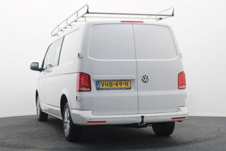 Volkswagen Transporter 2.0 TDI L2H1 30 DC Eerste Eigenaar, Airco, Cruise, Apple Carplay, DAB, PDC, Trekhaak, 16''
