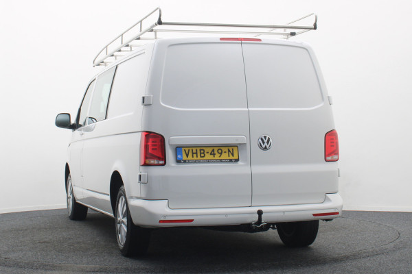 Volkswagen Transporter 2.0 TDI L2H1 30 DC Eerste Eigenaar, Airco, Cruise, Apple Carplay, DAB, PDC, Trekhaak, 16''