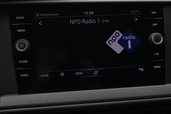 Volkswagen Transporter 2.0 TDI L2H1 30 DC Eerste Eigenaar, Airco, Cruise, Apple Carplay, DAB, PDC, Trekhaak, 16''