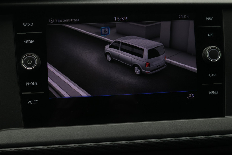 Volkswagen Transporter 2.0 TDI L2H1 30 DC Eerste Eigenaar, Airco, Cruise, Apple Carplay, DAB, PDC, Trekhaak, 16''