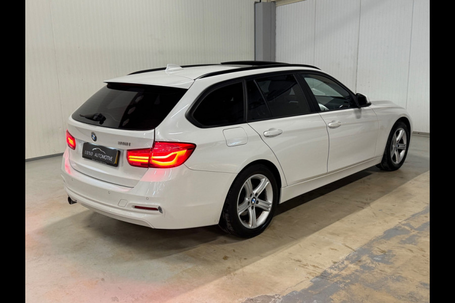 BMW 3 Serie Touring 318i Luxury | SCHUIF/KANTEL | SHADOW LINE | XENON | STOELVERWAMING