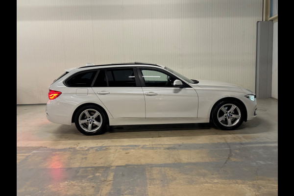 BMW 3 Serie Touring 318i Luxury | SCHUIF/KANTEL | SHADOW LINE | XENON | STOELVERWAMING