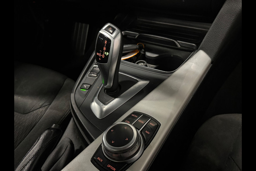 BMW 3 Serie Touring 318i Luxury | SCHUIF/KANTEL | SHADOW LINE | XENON | STOELVERWAMING