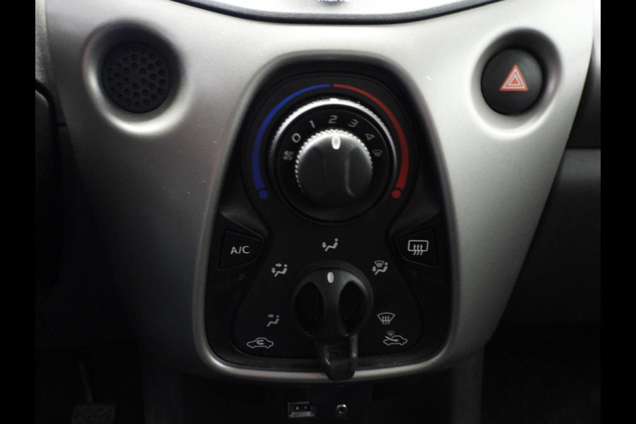Peugeot 108 1.0 e-VTi Active Premium AIRCO/BLUETOOTH!