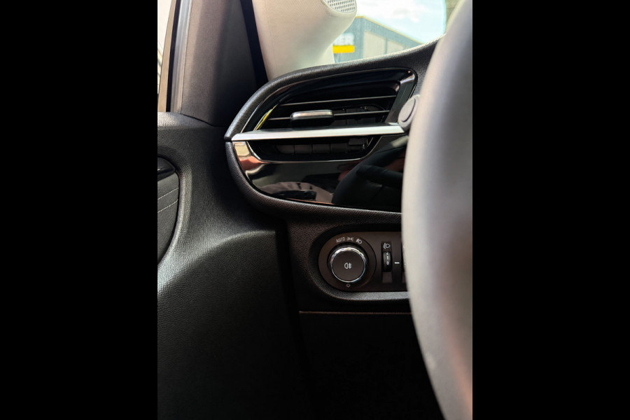 Opel Corsa 1.2 Elegance Business - 13.087 KM - Navigatie / Apple CarPlay I Airco I Sport velgen I PDC I Dealer onderhoud