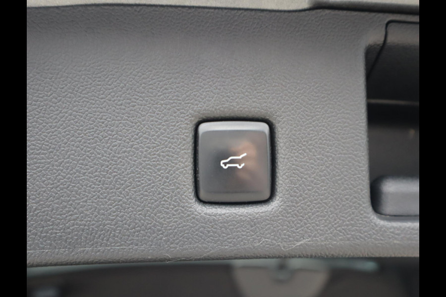 Ford Kuga 2.5 PHEV ST-Line | Stoel, Stuur en Voorruitverwarming Adaptieve Cruise | Blind Spot | Led Koplampen | HUD