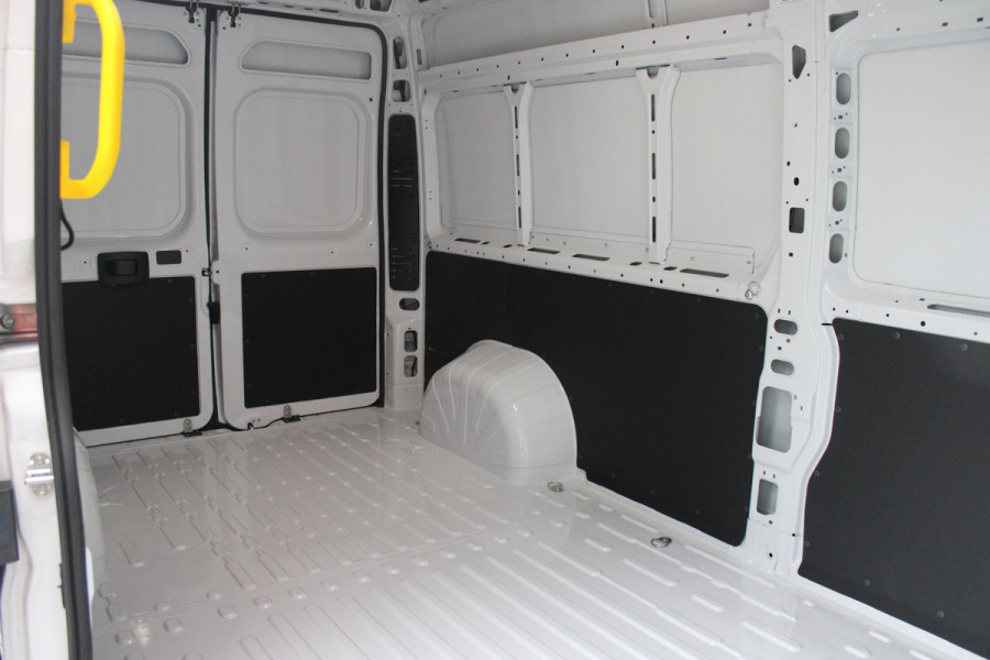 Fiat Ducato 33 2.2 MultiJet 140PK L3H2 | NIEUWE BUS! BPM VRIJ! | ACHTERUITRIJ CAMERA | APPLE CARPLAY/ANDROID AUTO | 3-ZITS | CRUISE CONTROL | CLIMATE CONTROL | DAB+ RADIO | DIGITALE COCKPIT |