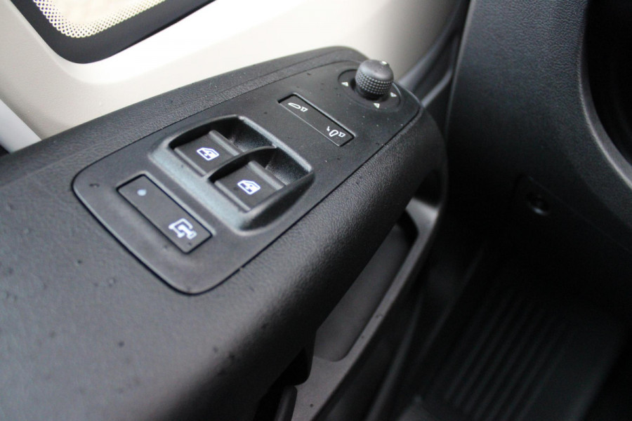 Fiat Ducato 33 2.2 MultiJet 140PK L3H2 | NIEUWE BUS! BPM VRIJ! | ACHTERUITRIJ CAMERA | APPLE CARPLAY/ANDROID AUTO | 3-ZITS | CRUISE CONTROL | CLIMATE CONTROL | DAB+ RADIO | DIGITALE COCKPIT |