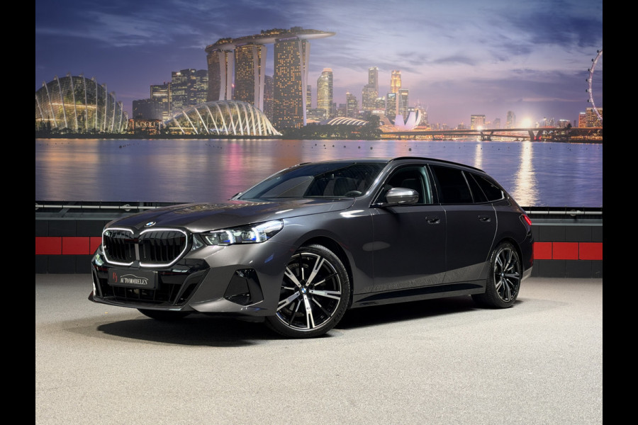 BMW 5 Serie Touring 520i |Panorama|HeadUp|Trekhaak|Crystal|Carbon|BTW