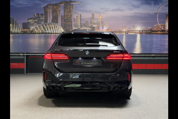 BMW 5 Serie Touring 520i |Panorama|HeadUp|Trekhaak|Crystal|Carbon|BTW