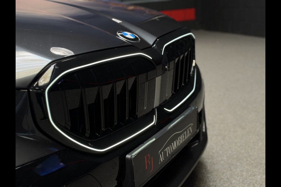 BMW 5 Serie Touring 520i |Panorama|HeadUp|Trekhaak|Crystal|Carbon|BTW