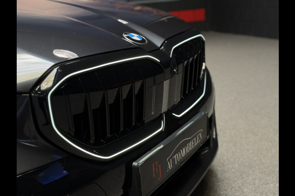 BMW 5 Serie Touring 520i |Panorama|HeadUp|Trekhaak|Crystal|Carbon|BTW