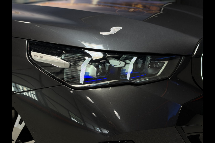 BMW 5 Serie Touring 520i |Panorama|HeadUp|Trekhaak|Crystal|Carbon|BTW