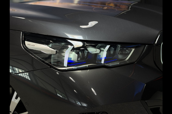 BMW 5 Serie Touring 520i |Panorama|HeadUp|Trekhaak|Crystal|Carbon|BTW