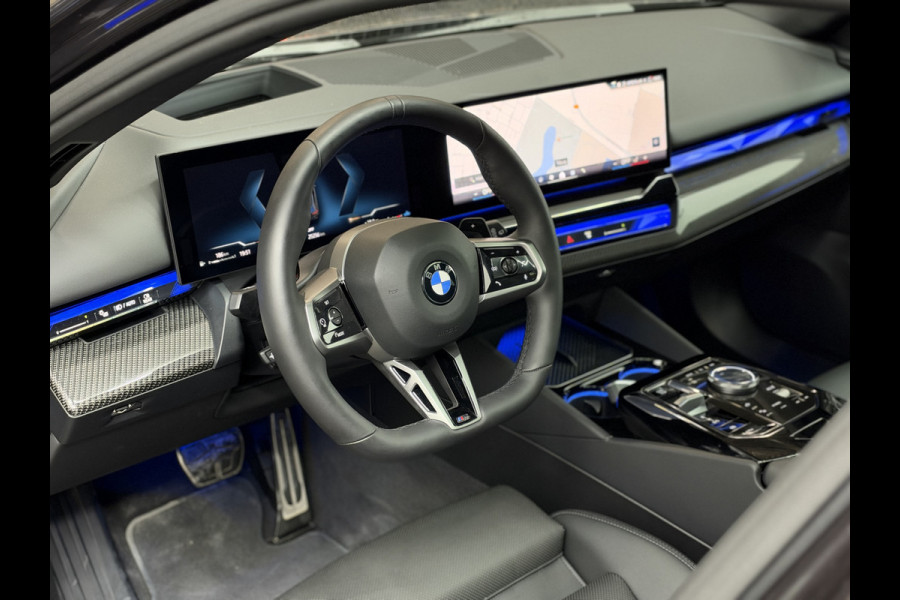 BMW 5 Serie Touring 520i |Panorama|HeadUp|Trekhaak|Crystal|Carbon|BTW