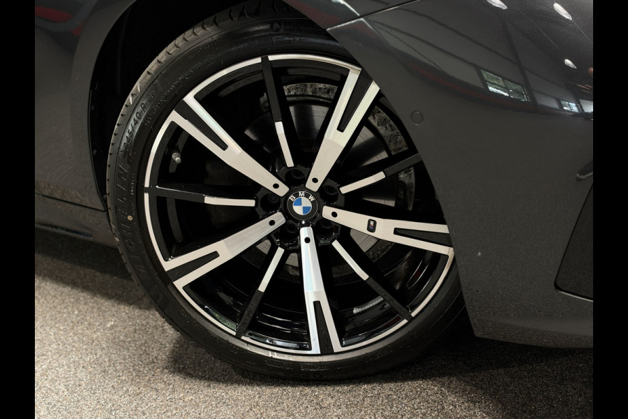 BMW 5 Serie Touring 520i |Panorama|HeadUp|Trekhaak|Crystal|Carbon|BTW