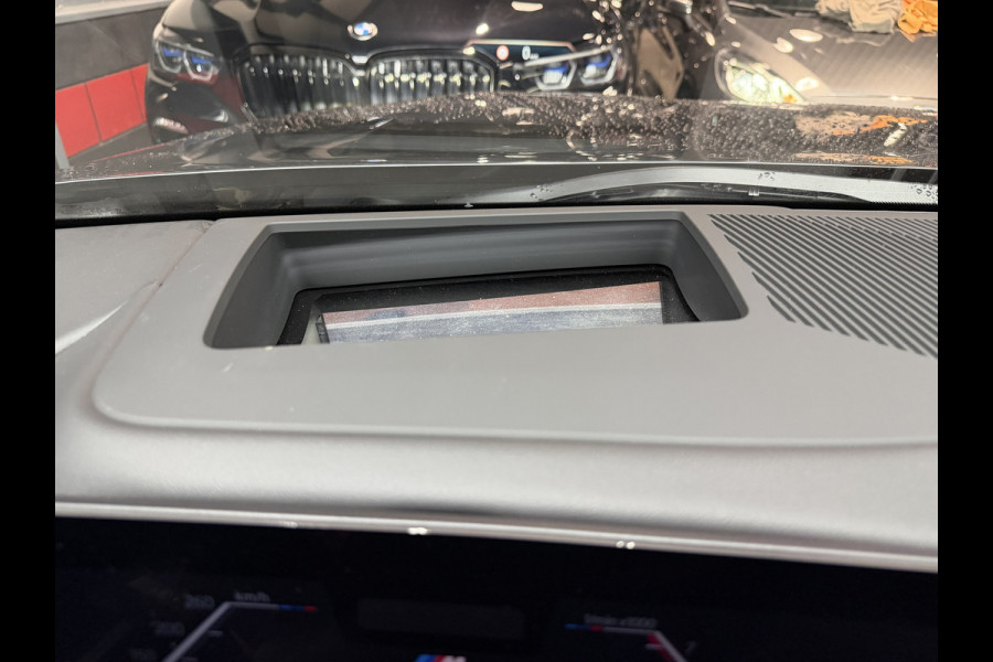 BMW 5 Serie Touring 520i |Panorama|HeadUp|Trekhaak|Crystal|Carbon|BTW