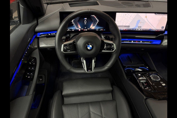 BMW 5 Serie Touring 520i |Panorama|HeadUp|Trekhaak|Crystal|Carbon|BTW