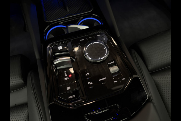 BMW 5 Serie Touring 520i |Panorama|HeadUp|Trekhaak|Crystal|Carbon|BTW
