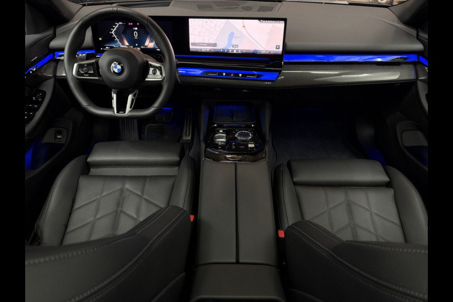 BMW 5 Serie Touring 520i |Panorama|HeadUp|Trekhaak|Crystal|Carbon|BTW