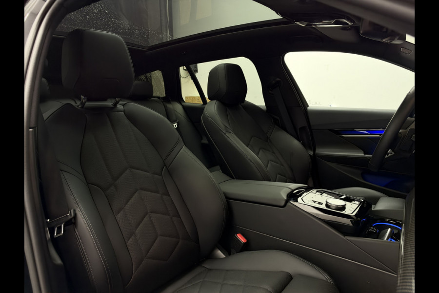 BMW 5 Serie Touring 520i |Panorama|HeadUp|Trekhaak|Crystal|Carbon|BTW