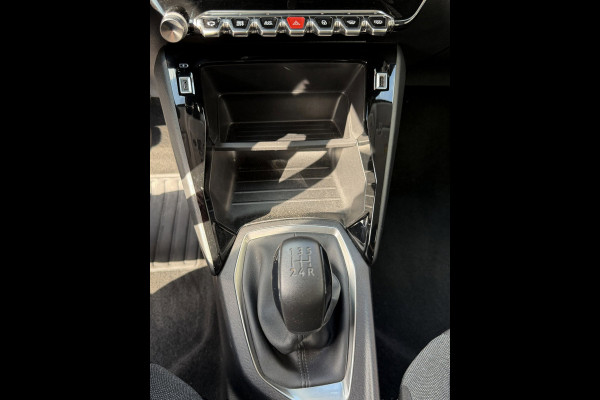Peugeot 208 1.2 PureTech Active Pack - Navigatie / Apple CarPlay I Airco I Sport velgen I LED I PDC I Dealer onderhouden