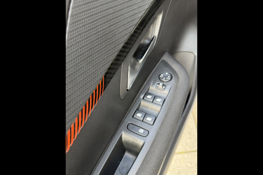 Peugeot 208 1.2 PureTech Active Pack - Navigatie / Apple CarPlay I Airco I Sport velgen I LED I PDC I Dealer onderhouden