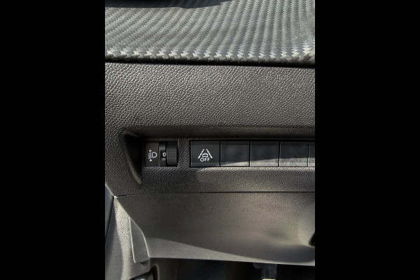 Peugeot 208 1.2 PureTech Active Pack - Navigatie / Apple CarPlay I Airco I Sport velgen I LED I PDC I Dealer onderhouden