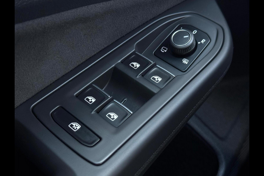 Volkswagen Golf 2.0 TSI GTI Vol ! | Panorama | IQ-Lights | H/K | Head-UP | Camera | Carplay | BTW |