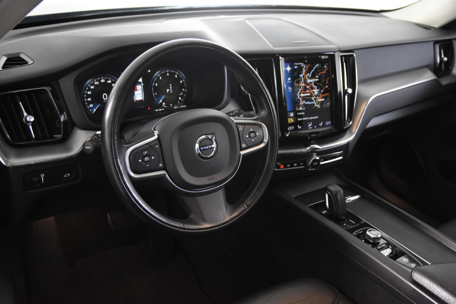Volvo XC60 2.0 B4 Momentum *1ste Eigenaar*Leer*Panoramadak*Trekhaak*