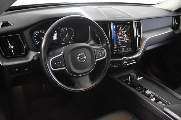 Volvo XC60 2.0 B4 Momentum *1ste Eigenaar*Leer*Panoramadak*Trekhaak*