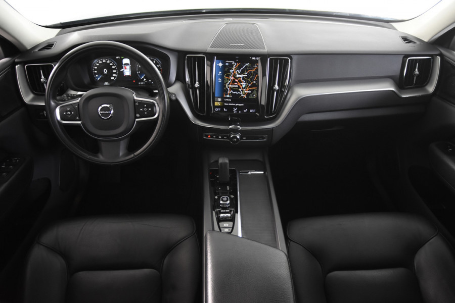 Volvo XC60 2.0 B4 Momentum *1ste Eigenaar*Leer*Panoramadak*Trekhaak*