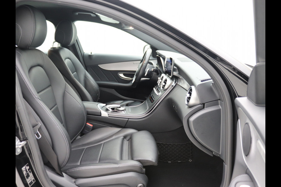 Mercedes-Benz C-Klasse 180 AMG Distronic, Carplay, Camera