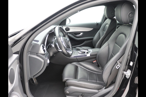 Mercedes-Benz C-Klasse 180 AMG Distronic, Carplay, Camera