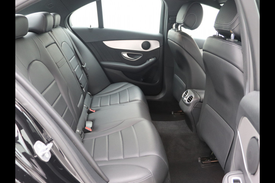 Mercedes-Benz C-Klasse 180 AMG Distronic, Carplay, Camera