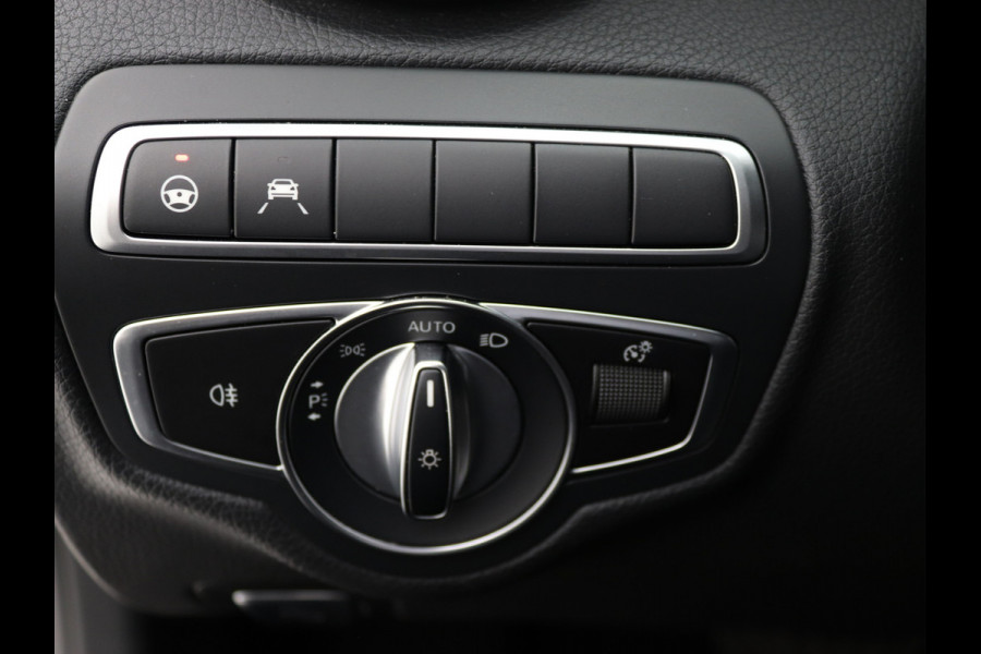 Mercedes-Benz C-Klasse 180 AMG Distronic, Carplay, Camera