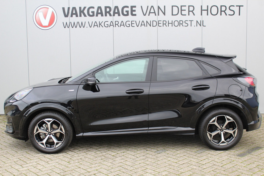 Ford Puma 1.0-125pk EcoBoost Hybrid ST-Line X. Alweer zo'n mooie uiterst complete Ford Puma met slechts 7.400km èn fabr. garantie t/m 10-12-2029 ! Autm. airco, LED verlichting, navigatie, telefoonvoorb., bestuurders assistent pakket, winterpakket etc., etc