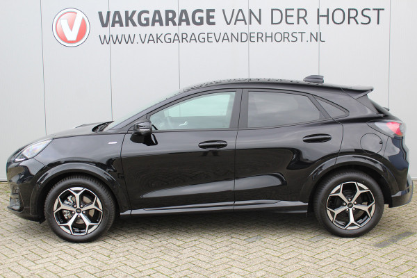 Ford Puma 1.0-125pk EcoBoost Hybrid ST-Line X. Alweer zo'n mooie uiterst complete Ford Puma met slechts 7.400km èn fabr. garantie t/m 10-12-2029 ! Autm. airco, LED verlichting, navigatie, telefoonvoorb., bestuurders assistent pakket, winterpakket etc., etc