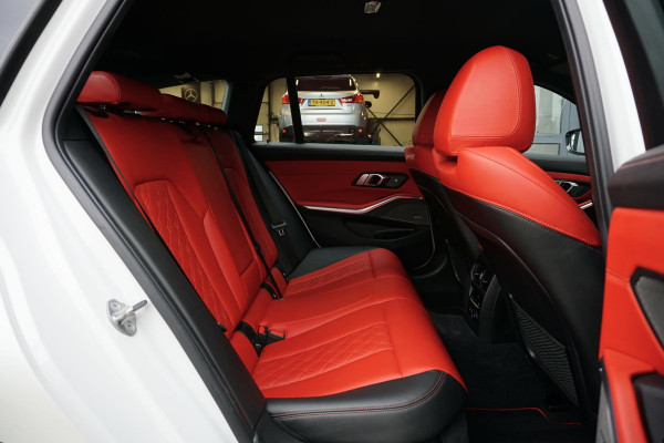 BMW 3 Serie Touring 330i High Executive Edition M + INDIVIDUAL LEDER / MINERALWEISS METALLIC / M-PERFORMANCE