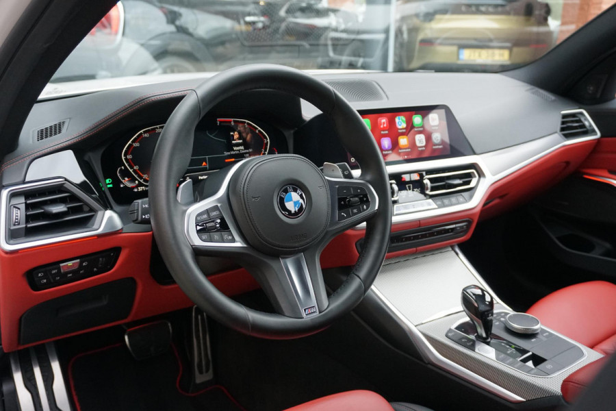 BMW 3 Serie Touring 330i High Executive Edition M + INDIVIDUAL LEDER / MINERALWEISS METALLIC / M-PERFORMANCE