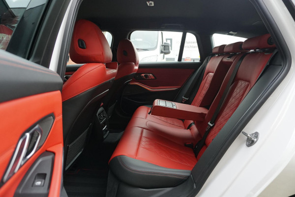BMW 3 Serie Touring 330i High Executive Edition M + INDIVIDUAL LEDER / MINERALWEISS METALLIC / M-PERFORMANCE