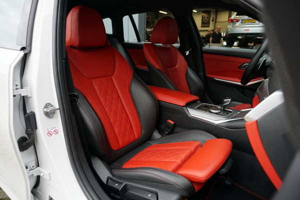 BMW 3 Serie Touring 330i High Executive Edition M + INDIVIDUAL LEDER / MINERALWEISS METALLIC / M-PERFORMANCE